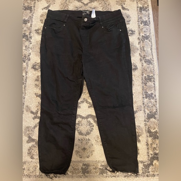 TerraSky Jeans ripped bottoms - Picture 1 of 4